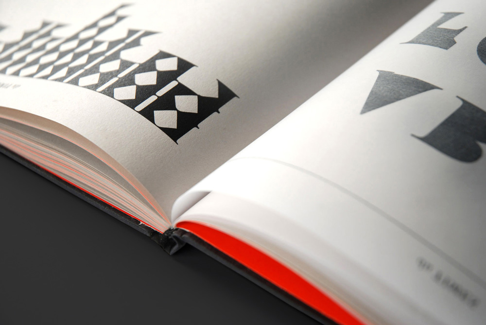 Cirque du Times, Book