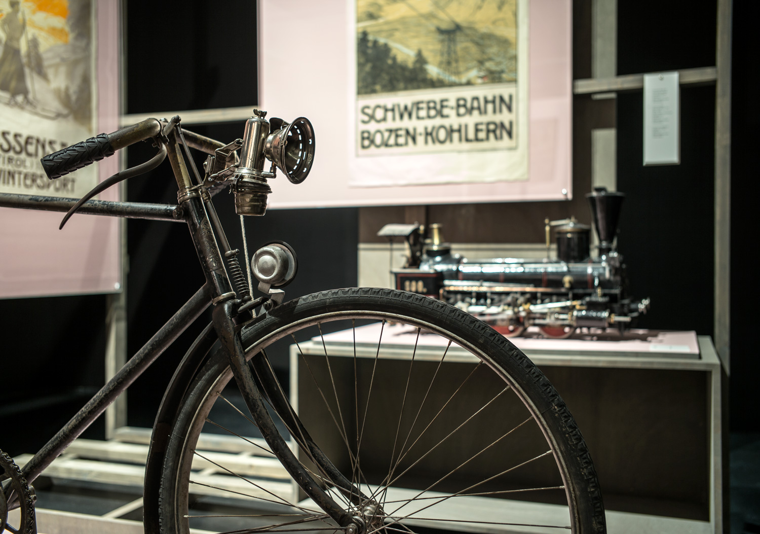 Front – Heimat, Exhibition