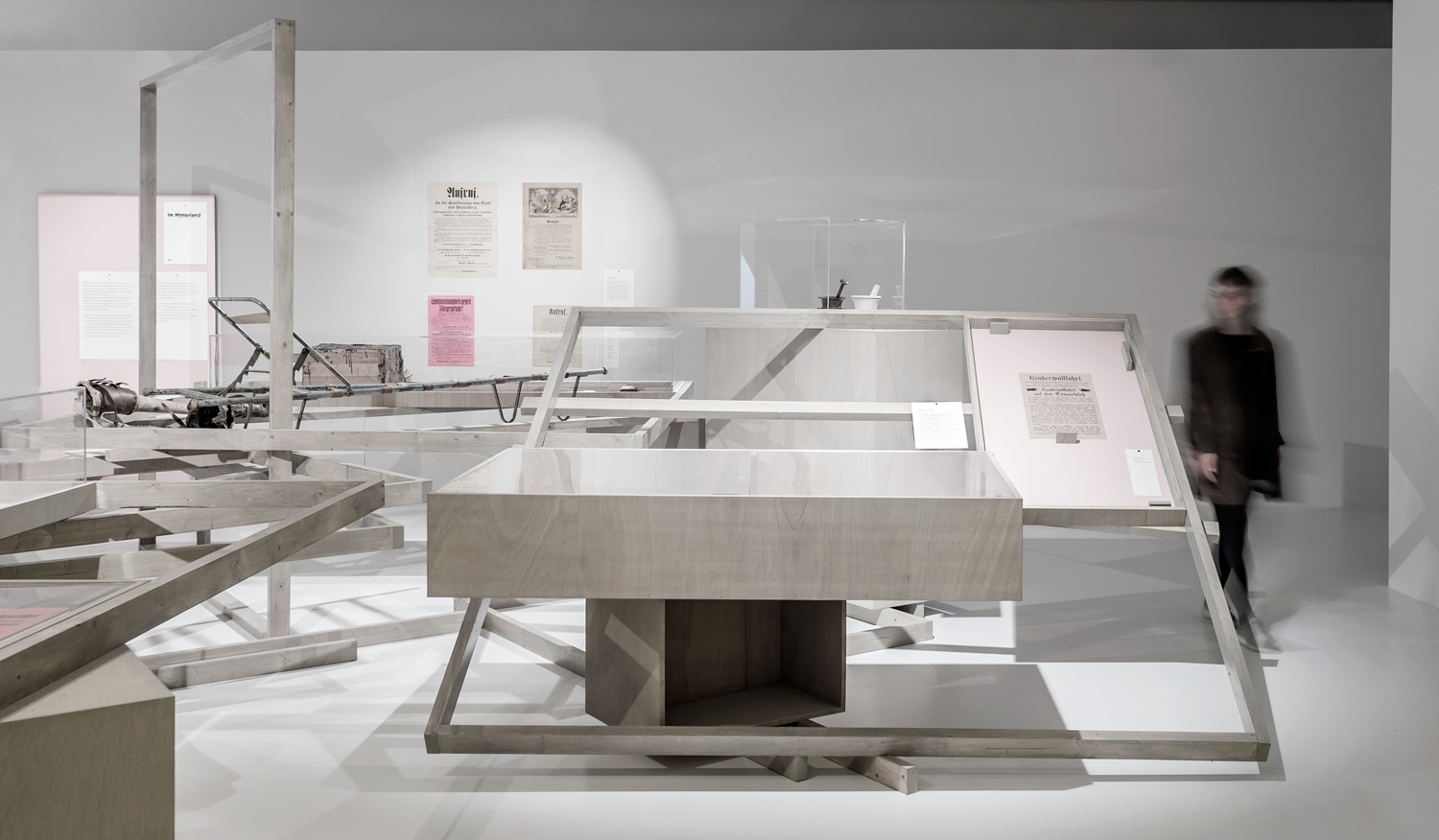 Front – Heimat, Exhibition